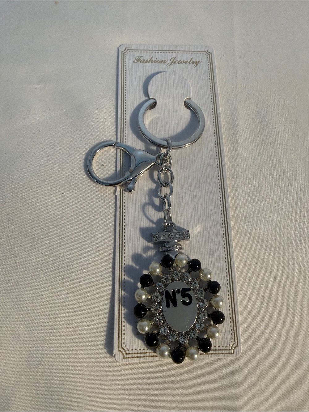 Fashion Jewelry Silver-Tone N°5 Keychain with Black and Pearl Beads